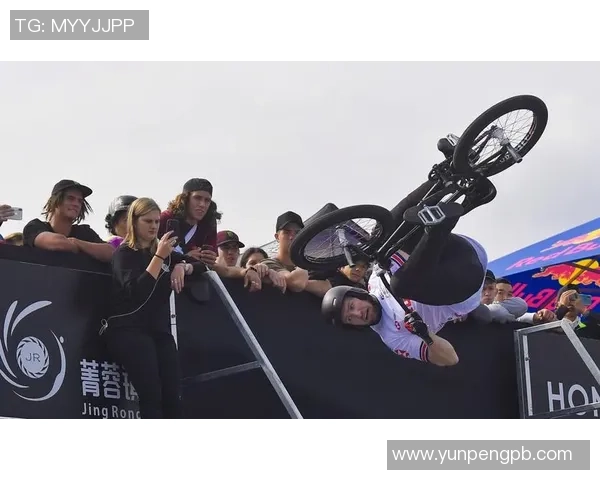 成都极限运动队与深圳极限运动队赛后复盘力量对决的精彩瞬间与启示 成都极限运动队与深圳极限运动队赛后复盘力量对决的精彩瞬间与启示