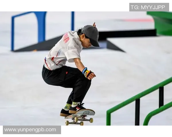 重庆滑板队在世界攀岩锦标赛中的团队协作展现与精彩点评 重庆滑板队在世界攀岩锦标赛中的团队协作展现与精彩点评